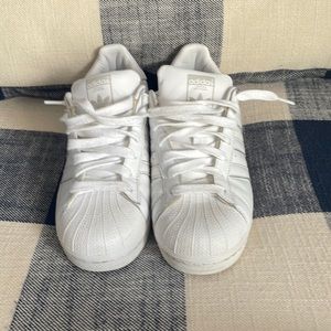 Adidas superstar women’s size 9